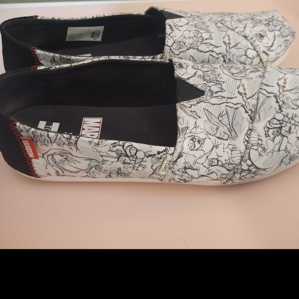 Marvel x  women's Toms Slip Ons SZ 9